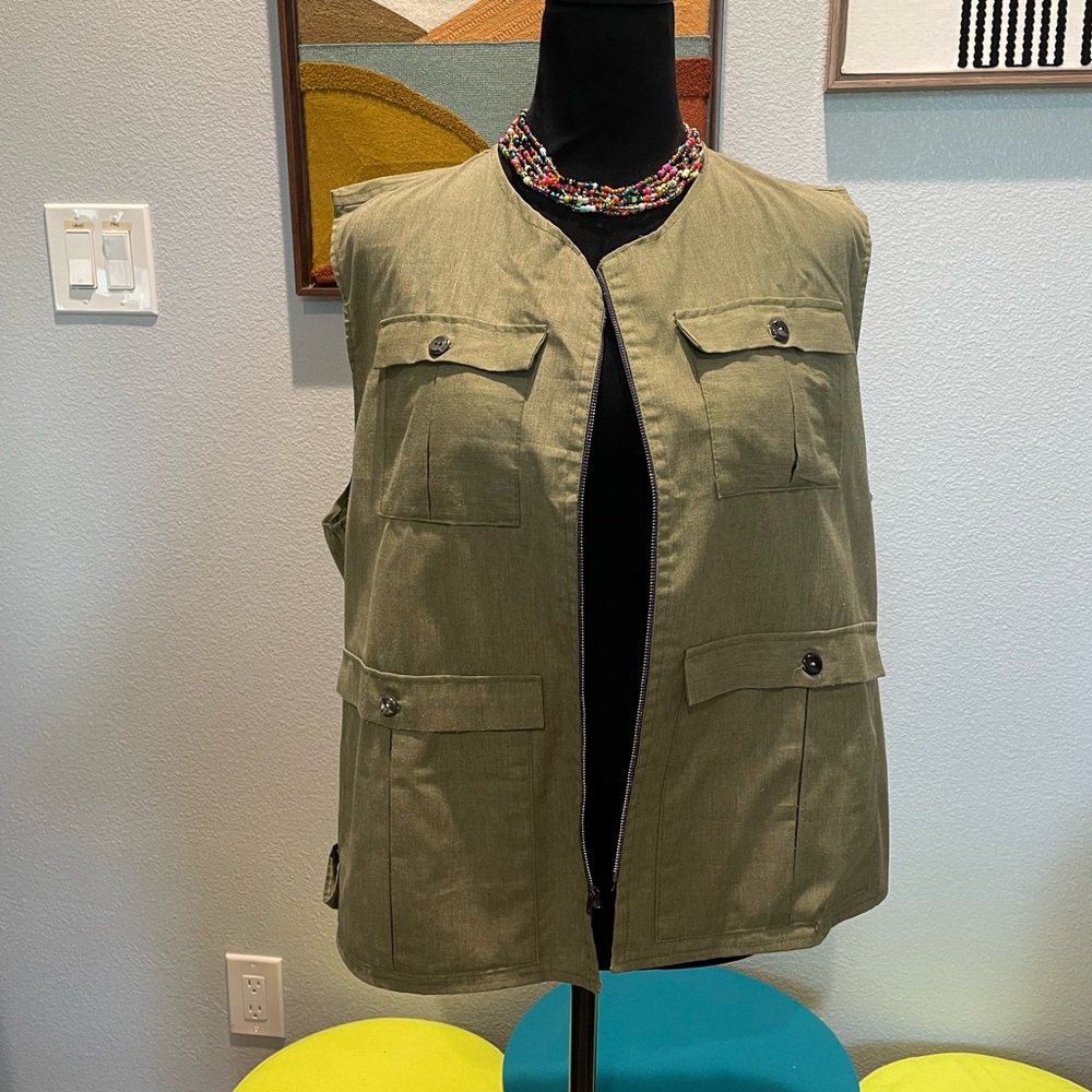 🍀3 FOR $15🍀 | Handmade | Olive | Vest | Zipper Close | 4 Lg Pocket | Gardening